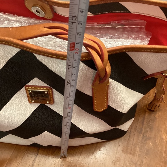 Dooney & Bourke Black and White Zigzag Shoulder Bag - Picture 11 of 16
